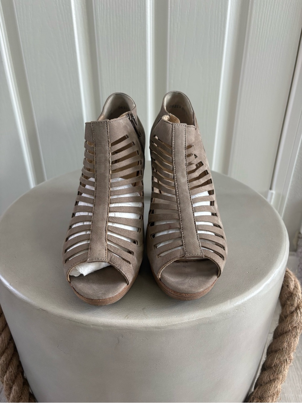 Paul Green | Tasha Tan Nubuck Heels | NWT (no box) | US sz 9 (UK 6.5)
